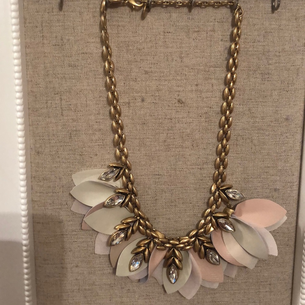 Stella and dot statement necklace